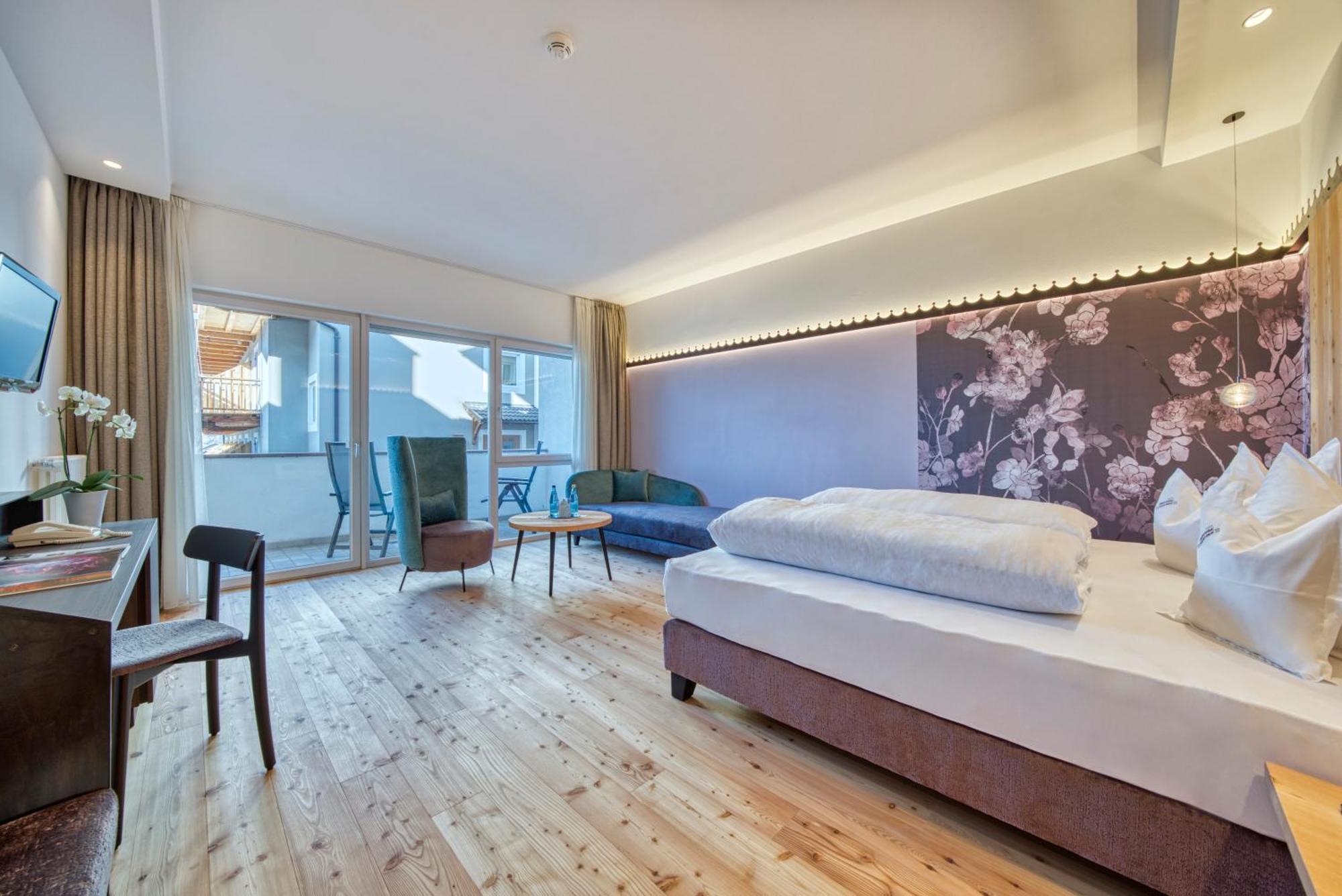 Hotel Oberwirt Weisses Kreuz Collepietra  Esterno foto