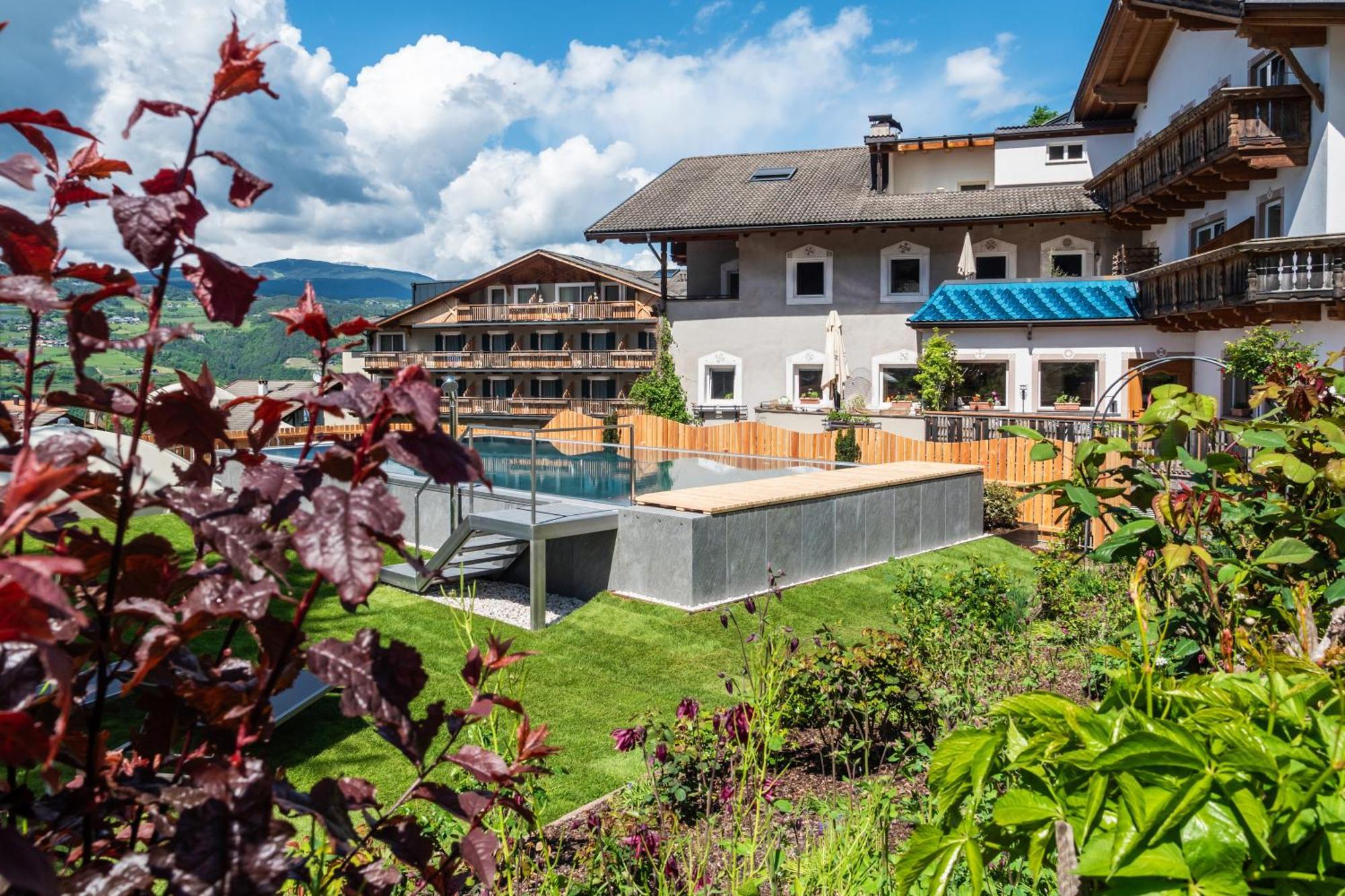 Hotel Oberwirt Weisses Kreuz Collepietra  Esterno foto