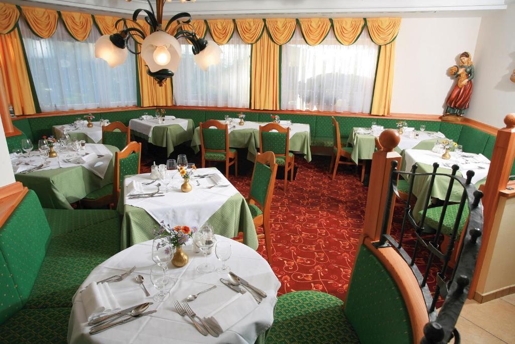 Hotel Oberwirt Weisses Kreuz Collepietra  Esterno foto
