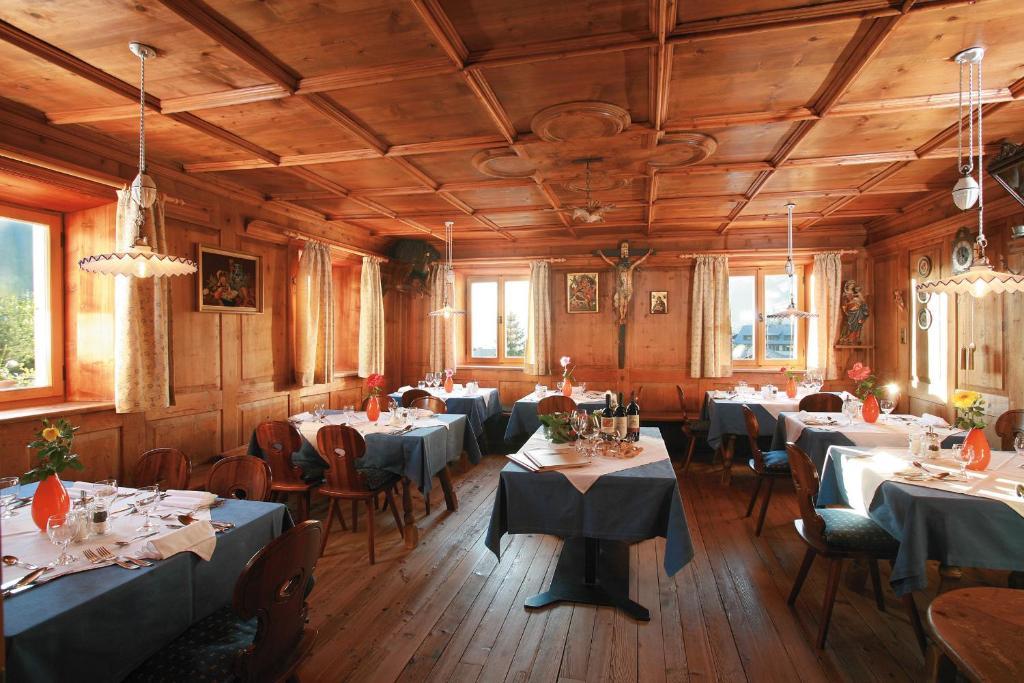 Hotel Oberwirt Weisses Kreuz Collepietra  Esterno foto