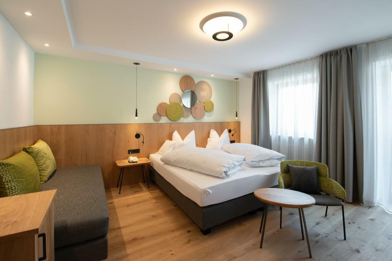 Hotel Oberwirt Weisses Kreuz Collepietra  Esterno foto